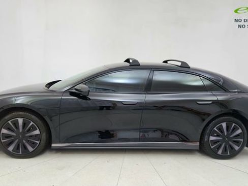 Used 2024 Lucid Air Pure RWD image 3