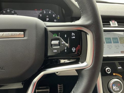 Used 2023 Land Rover Discovery Sport SE R-Dynamic image 9