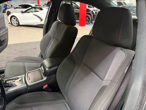 Used 2022 Dodge Charger SXT RWD image 34