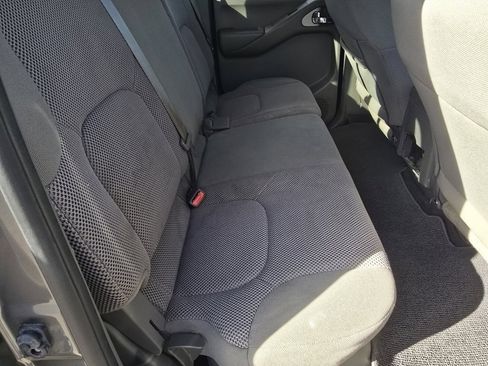 Used 2019 Nissan Frontier SV image 16