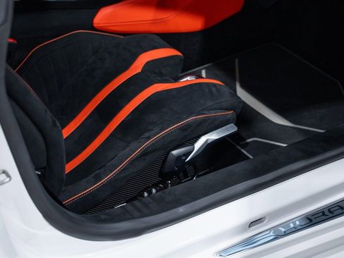Used 2022 Lamborghini Huracan STO RWD image 29