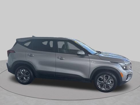 Used 2026 Kia Seltos LX FWD image 9