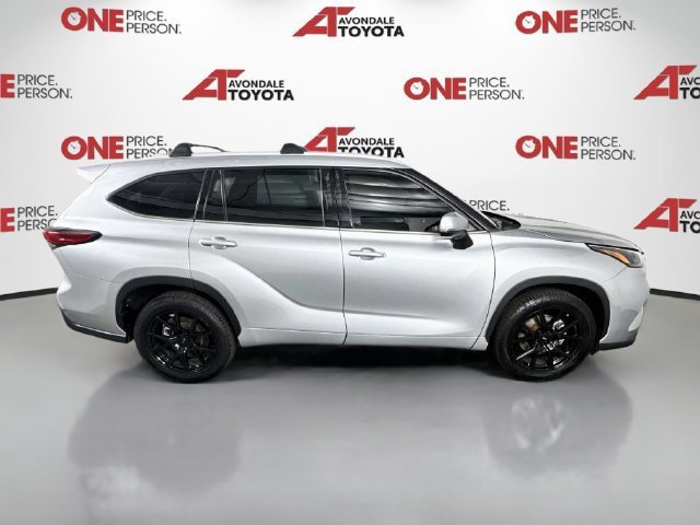 Certified 2022 Toyota Highlander XLE FWD image 9