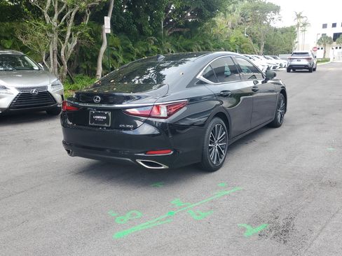 Used 2024 Lexus ES 350 w/ Premium Package image 8
