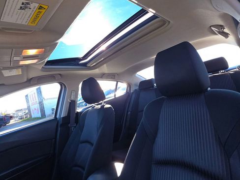 Used 2016 MAZDA MAZDA3 i Touring image 20