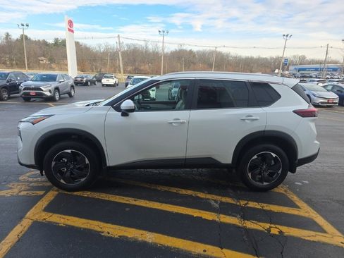 Certified 2026 Nissan Rogue SV w/ SV Premium Package image 8