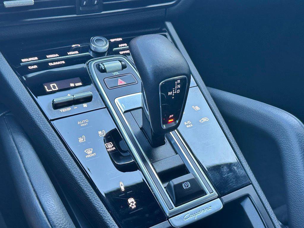 Used 2022 Porsche Cayenne S AWD/4WD image 18