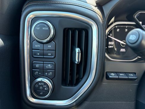 Used 2021 GMC Sierra 1500 AT4 w/ AT4 Premium Package AWD/4WD image 24