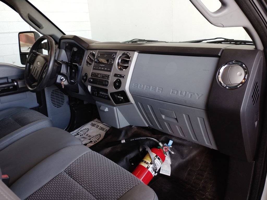 Used 2016 Ford F350 XLT w/ XLT Interior Package RWD image 13
