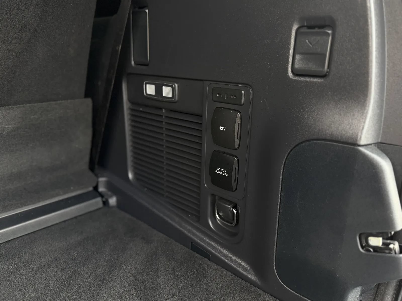 Used 2025 Ford Expedition Active AWD/4WD image 45