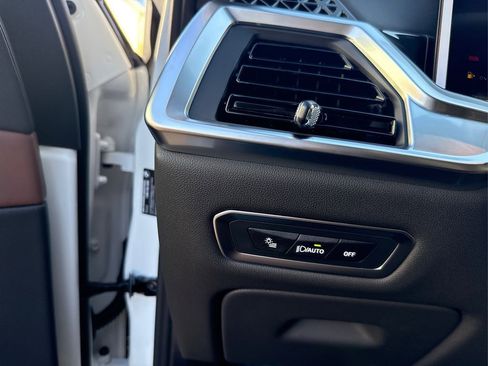 New 2026 BMW X7 M60i AWD/4WD image 24