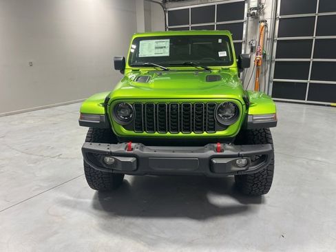 New 2025 Jeep Gladiator Rubicon image 2