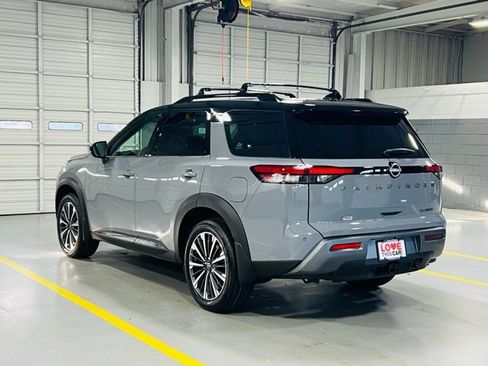 New 2026 Nissan Pathfinder Platinum image 18