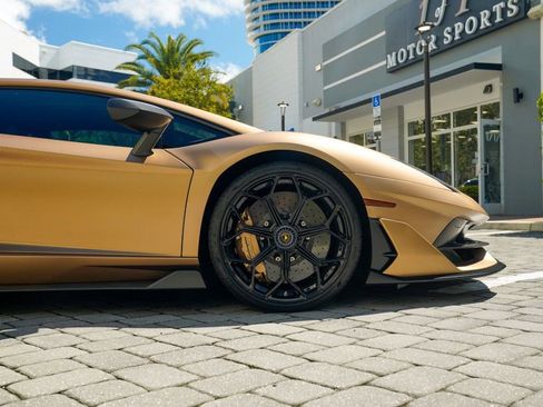 Used 2020 Lamborghini Aventador SVJ image 34