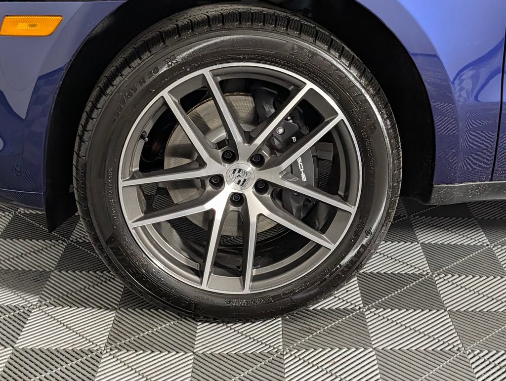 Certified 2026 Porsche Macan AWD/4WD image 11