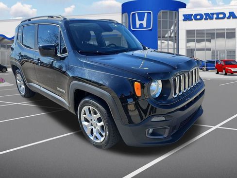 Used 2018 Jeep Renegade Latitude image 1