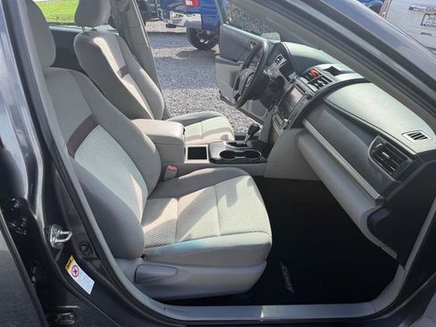 Used 2014 Toyota Camry FWD image 12