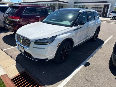 Used 2022 Lincoln Corsair AWD w/ Premium Package image 4