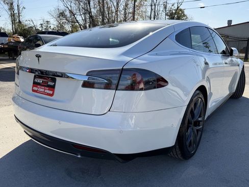 Used 2015 Tesla Model S 85D image 6
