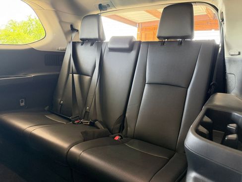 Used 2025 Toyota Grand Highlander XLE image 30