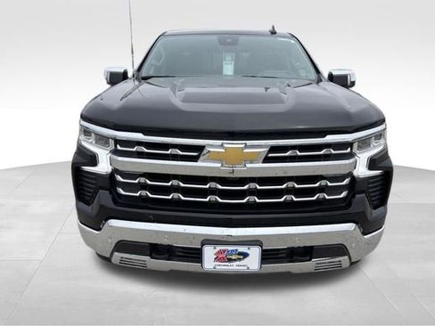 Certified 2024 Chevrolet Silverado 1500 LTZ w/ LTZ Premium Package AWD/4WD image 8