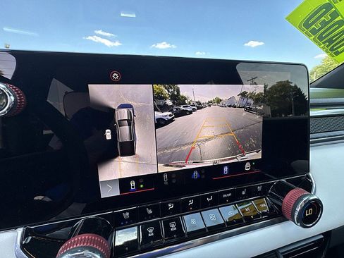 Used 2024 GMC Canyon AT4X image 13