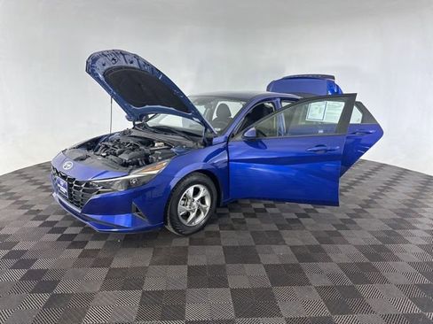 Used 2021 Hyundai Elantra SE image 10