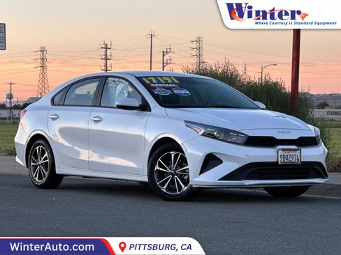 Used 2022 Kia Forte LXS image 1