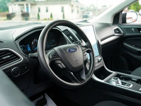 Used 2024 Ford Edge SE AWD/4WD image 5