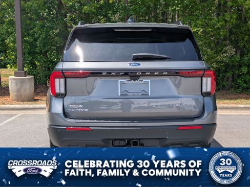 New 2026 Ford Explorer Active RWD image 4