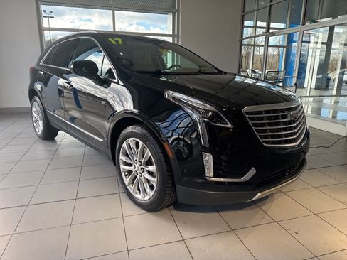 Used 2017 Cadillac XT5 Platinum w/ Driver Assist Package image 3