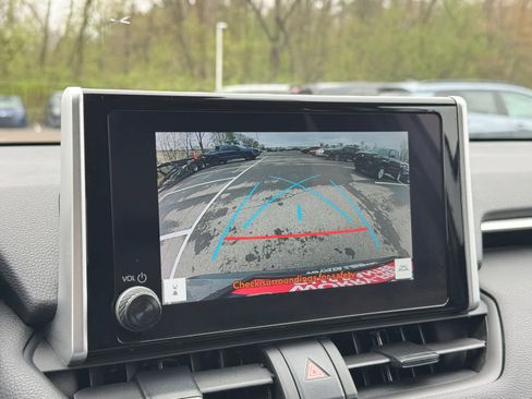 Used 2025 Toyota RAV4 LE AWD/4WD image 20