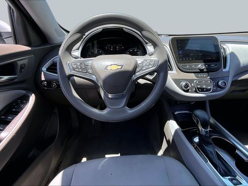 Used 2024 Chevrolet Malibu LT FWD image 6
