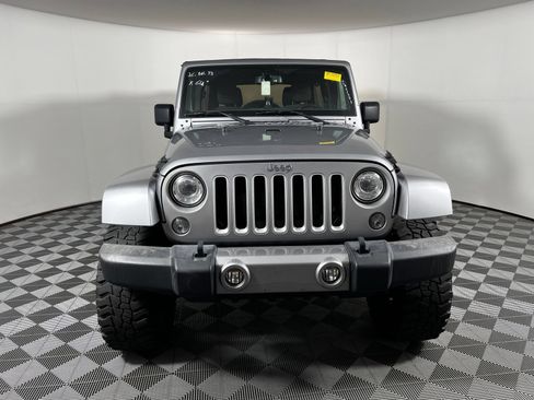 Used 2018 Jeep Wrangler Unlimited Sahara AWD/4WD image 2