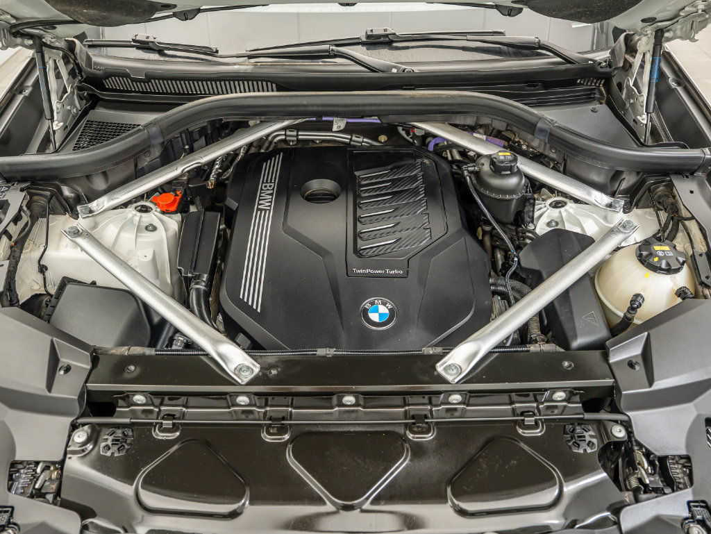 Used 2022 BMW X5 xDrive40i w/ M Sport Package AWD/4WD image 42