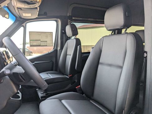 New 2025 Mercedes-Benz Sprinter 2500 image 24