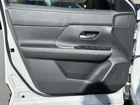 New 2026 Nissan Kicks SV w/ SV Premium Package image 11