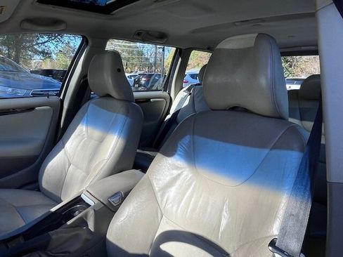 Used 2006 Volvo V70 2.5T image 10