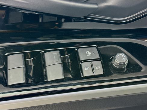 Used 2024 Toyota bZ4X XLE w/ Weather Package image 15