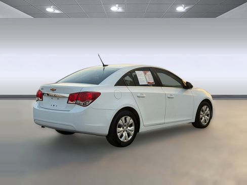 Used 2012 Chevrolet Cruze LS image 9