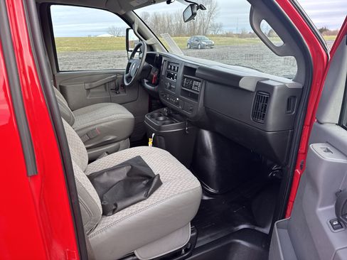 New 2025 Chevrolet Express 3500 w/ Power Convenience Package image 12