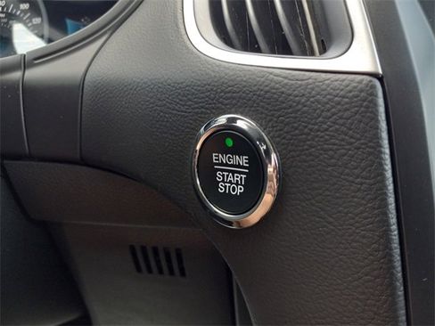 Used 2024 Ford Edge SEL image 21