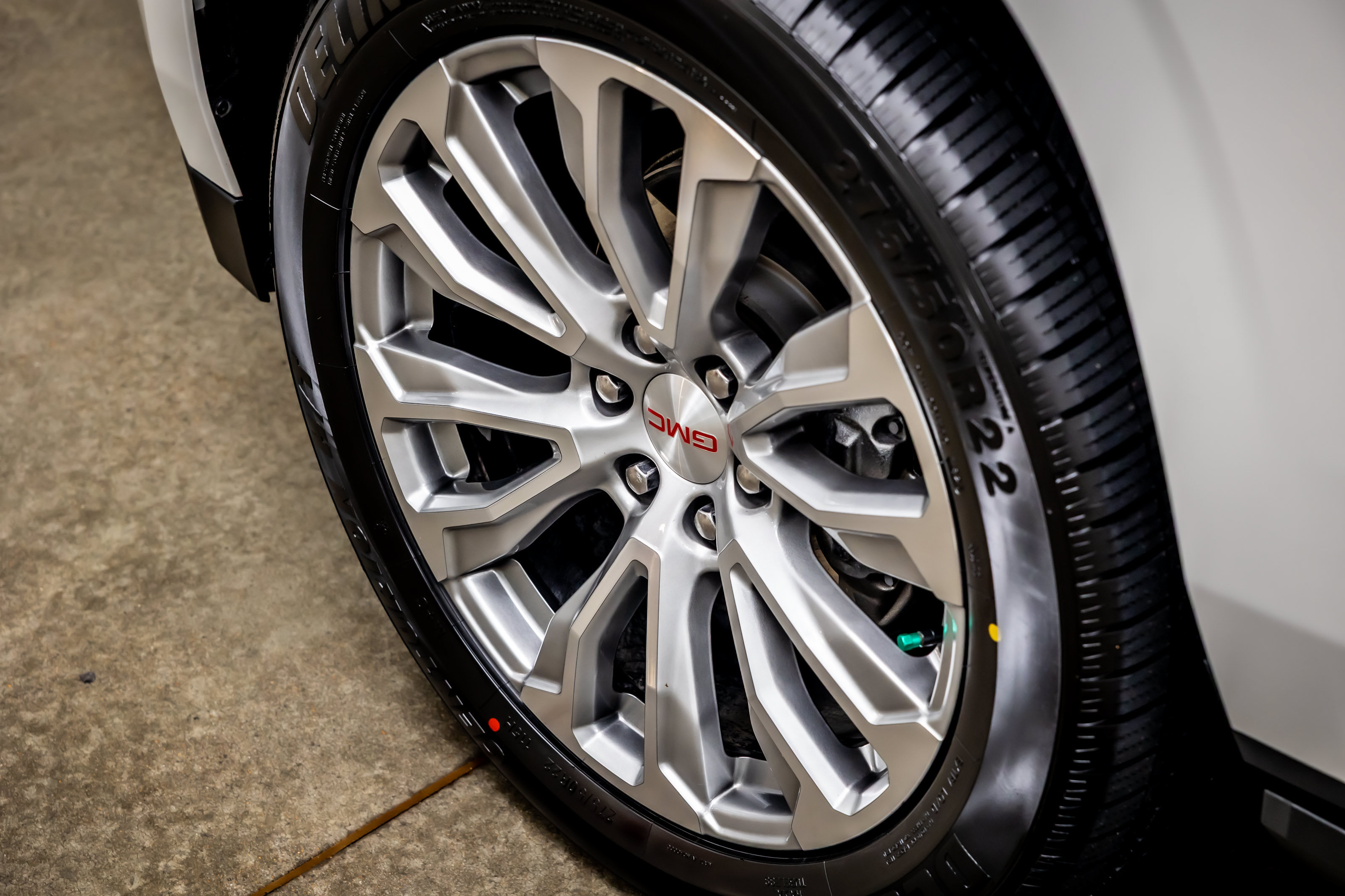 Used 2022 GMC Yukon XL Denali RWD image 17
