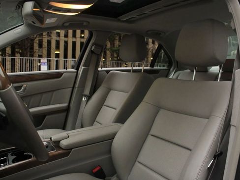 Used 2012 Mercedes-Benz E 350 4MATIC Sedan image 17