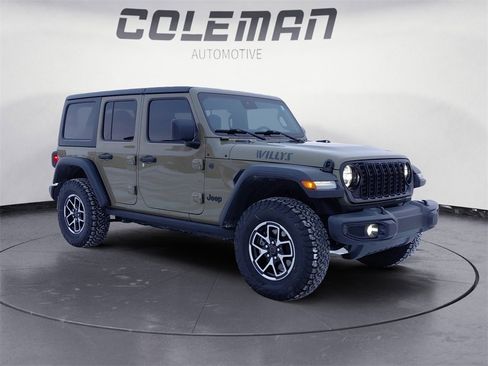 Used 2025 Jeep Wrangler Willys image 7