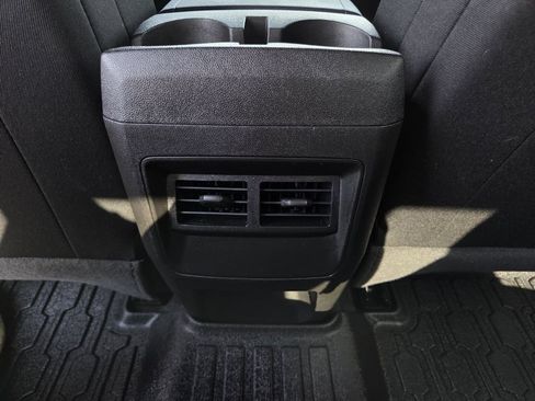 Used 2025 Chevrolet Colorado Trail Boss AWD/4WD image 20