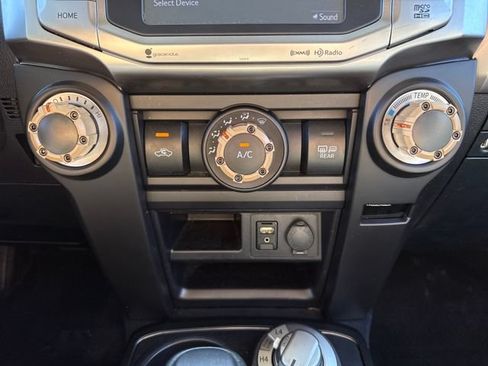 Used 2019 Toyota 4Runner SR5 AWD/4WD image 30
