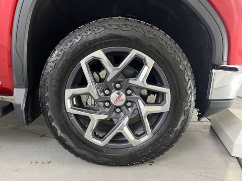 Used 2025 GMC Sierra 1500 SLT w/ SLT Premium Package image 18