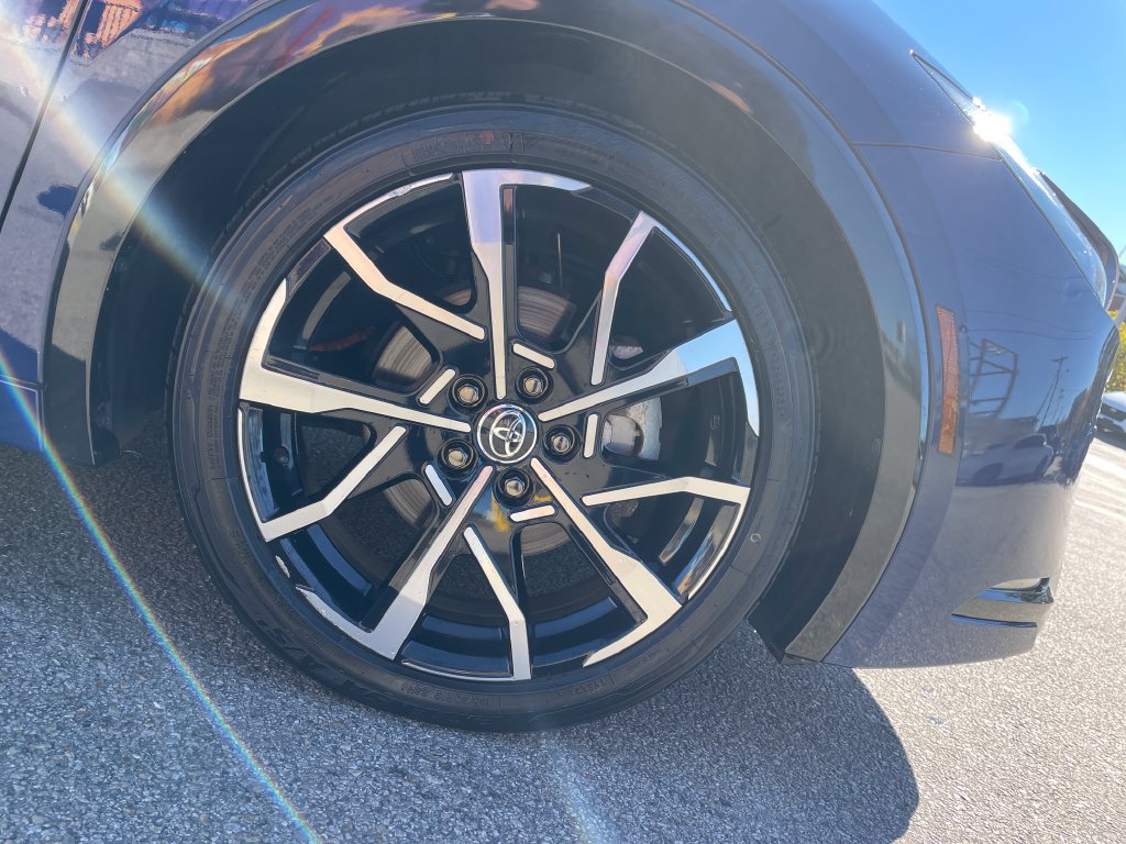 Certified 2024 Toyota Prius Prime FWD image 11