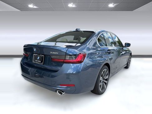 New 2026 BMW 330i Sedan w/ Premium Package RWD image 9